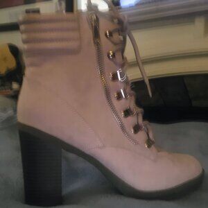 Woman's Boots